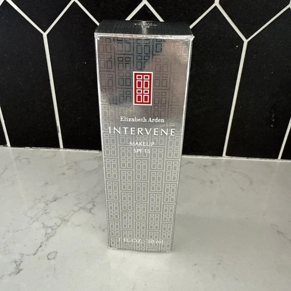 Elizabeth Arden INTERVENE Makeup Foundation SPF15 #15 Soft Toffee 1fl oz/30 ml